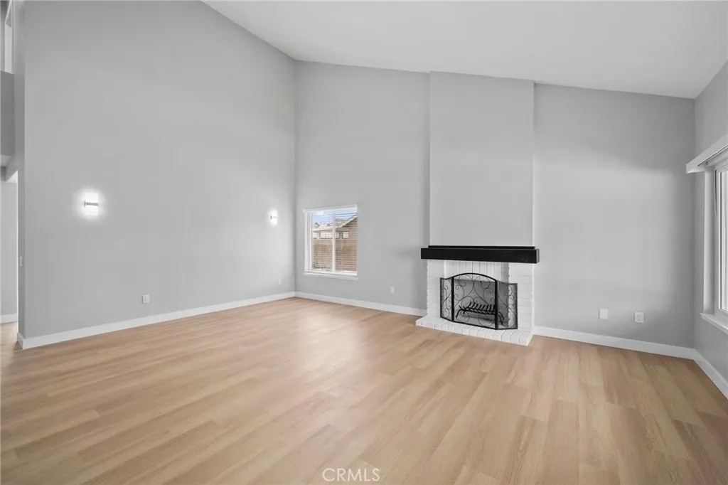 2419 S Woodlark