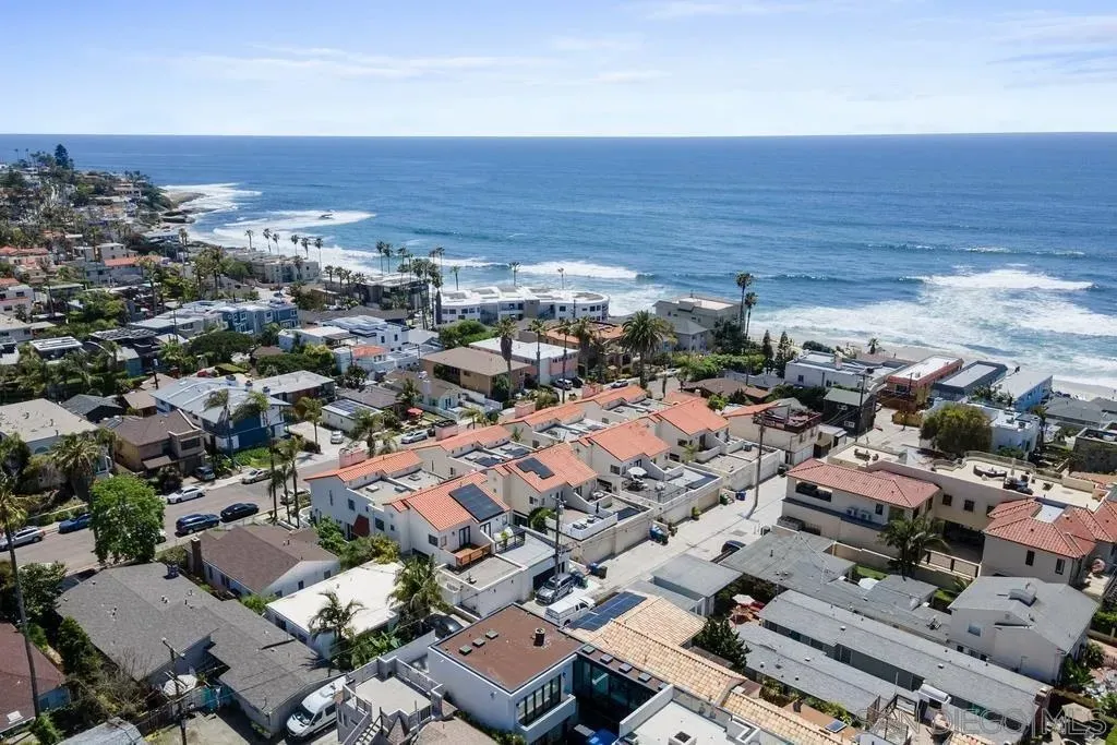 La Jolla, California 92037, United States, 3 Bedrooms Bedrooms, ,3 BathroomsBathrooms,Residential,Active,204341