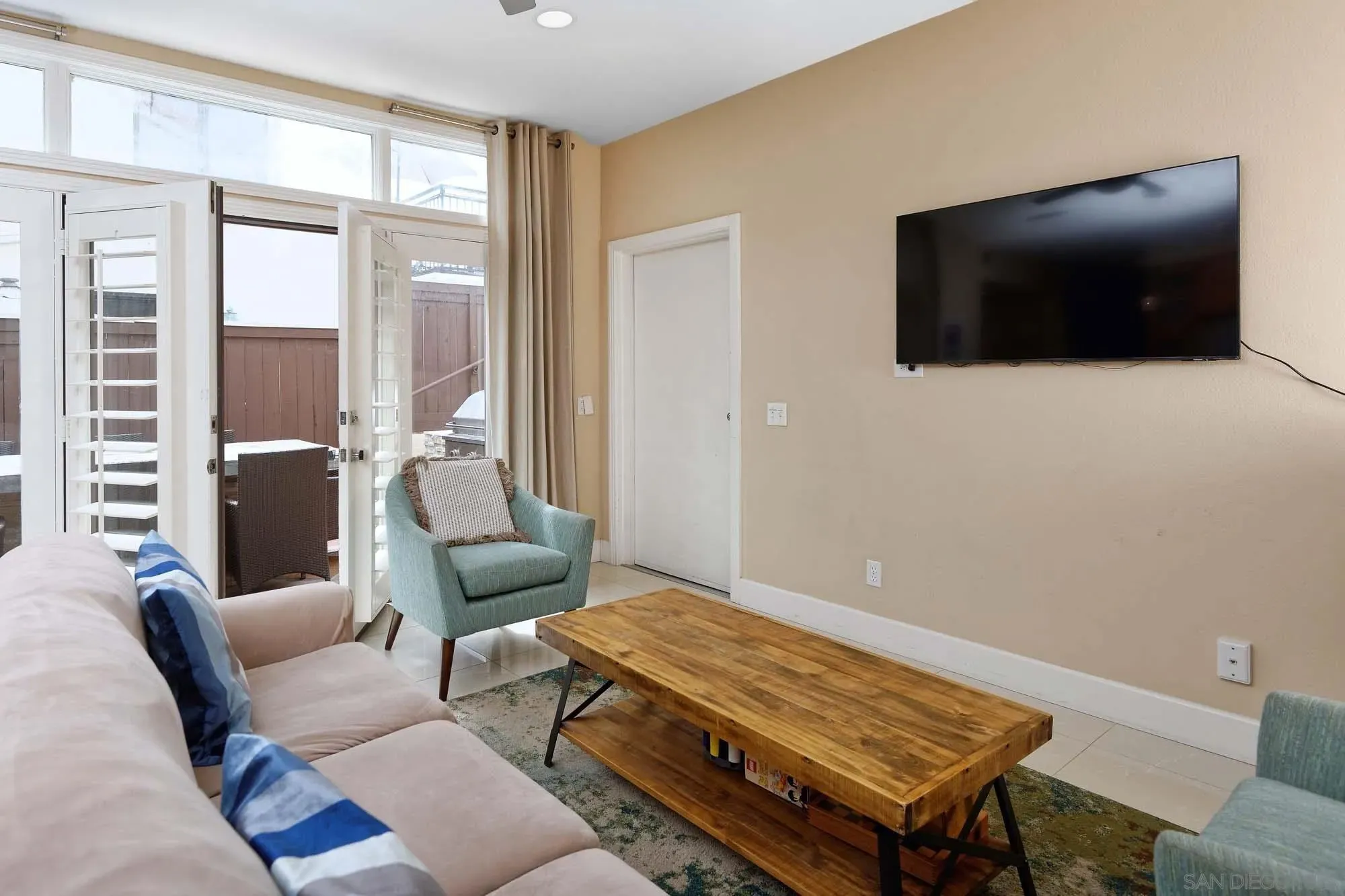 La Jolla, California 92037, United States, 3 Bedrooms Bedrooms, ,3 BathroomsBathrooms,Residential,Active,204341