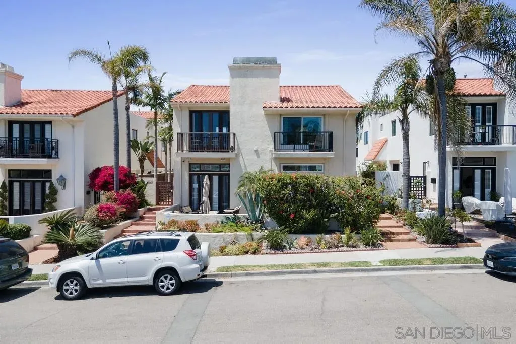 La Jolla, California 92037, United States, 3 Bedrooms Bedrooms, ,3 BathroomsBathrooms,Residential,Active,204341