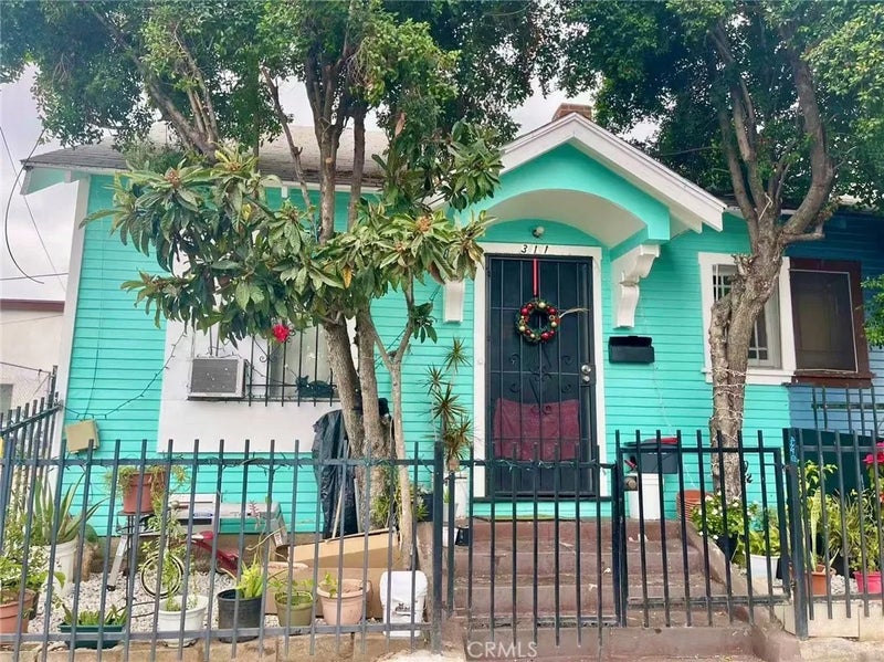 305 S Mott