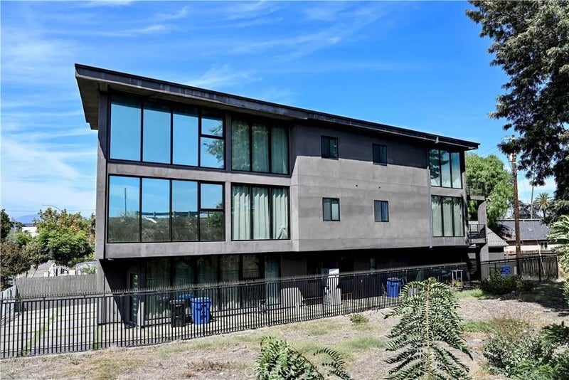 2336 S Longwood