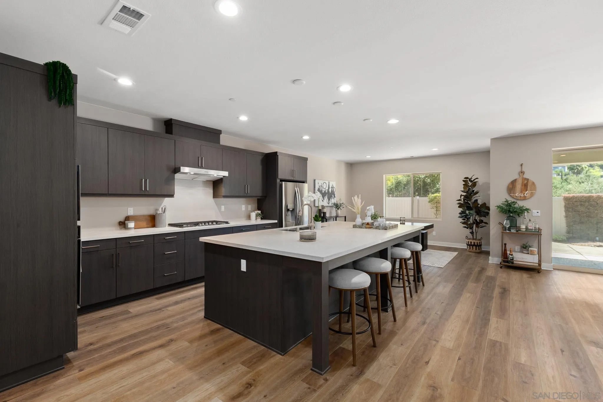 1525 Manzanita Hollows