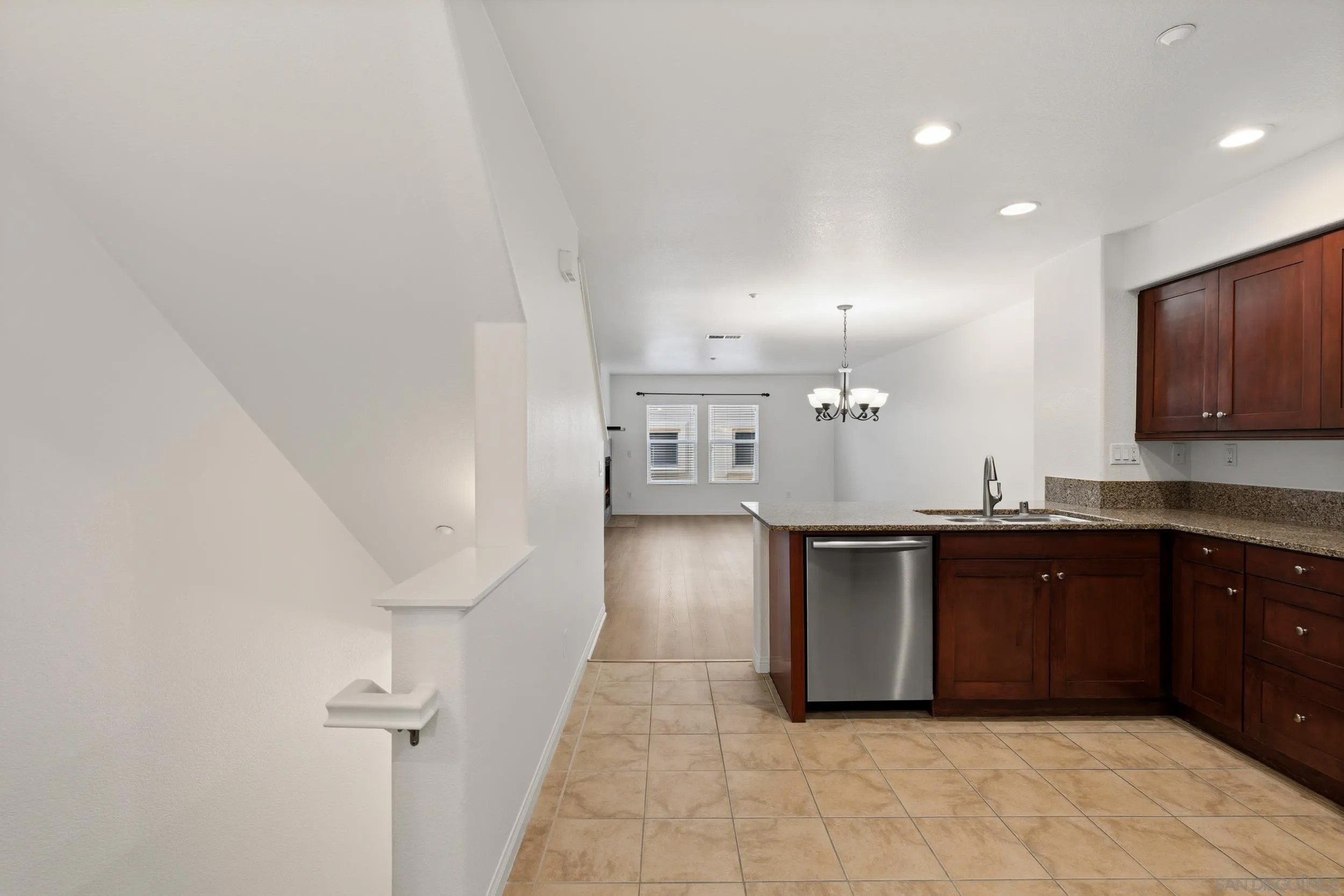 3538 Shoreline Bluff Lane