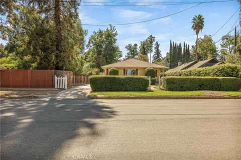 Photo of 419 Walnut Avenue, Redlands, CA 92373 (MLS # IG26200808)