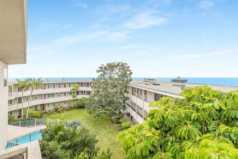 Photo of 31561 Table Rock Dr #417, Laguna Beach, CA 92651 (MLS # OC25258519)