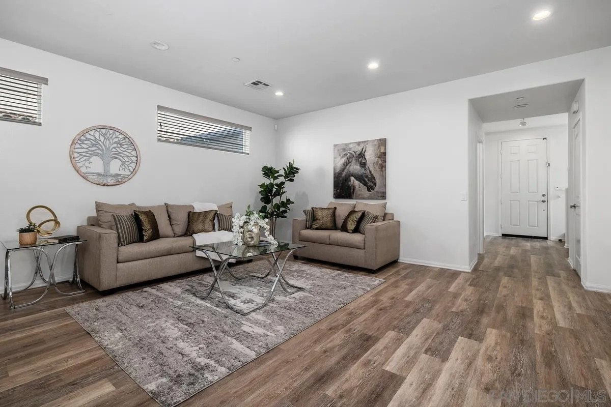 1350 Ortega St