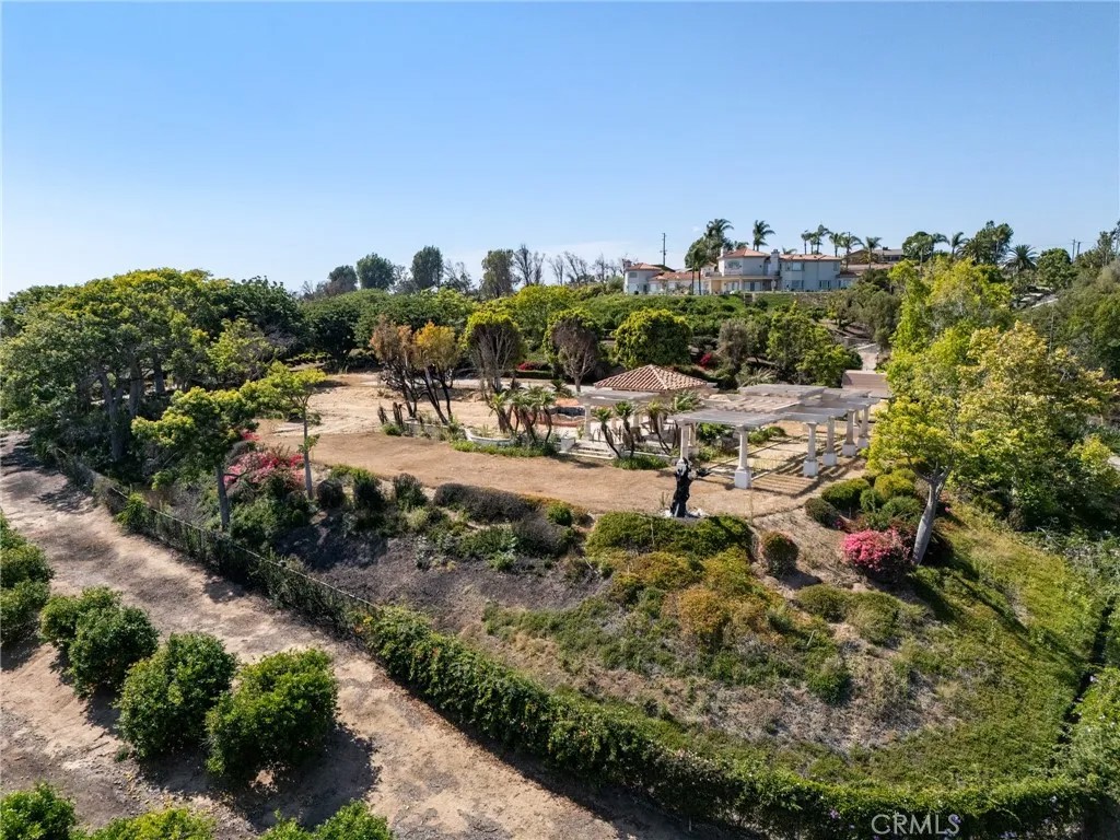 25 Encino