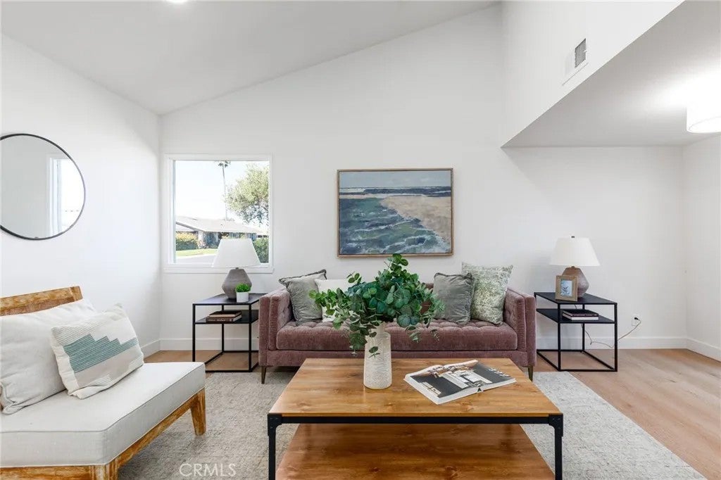 3760 Vista Campana South 75