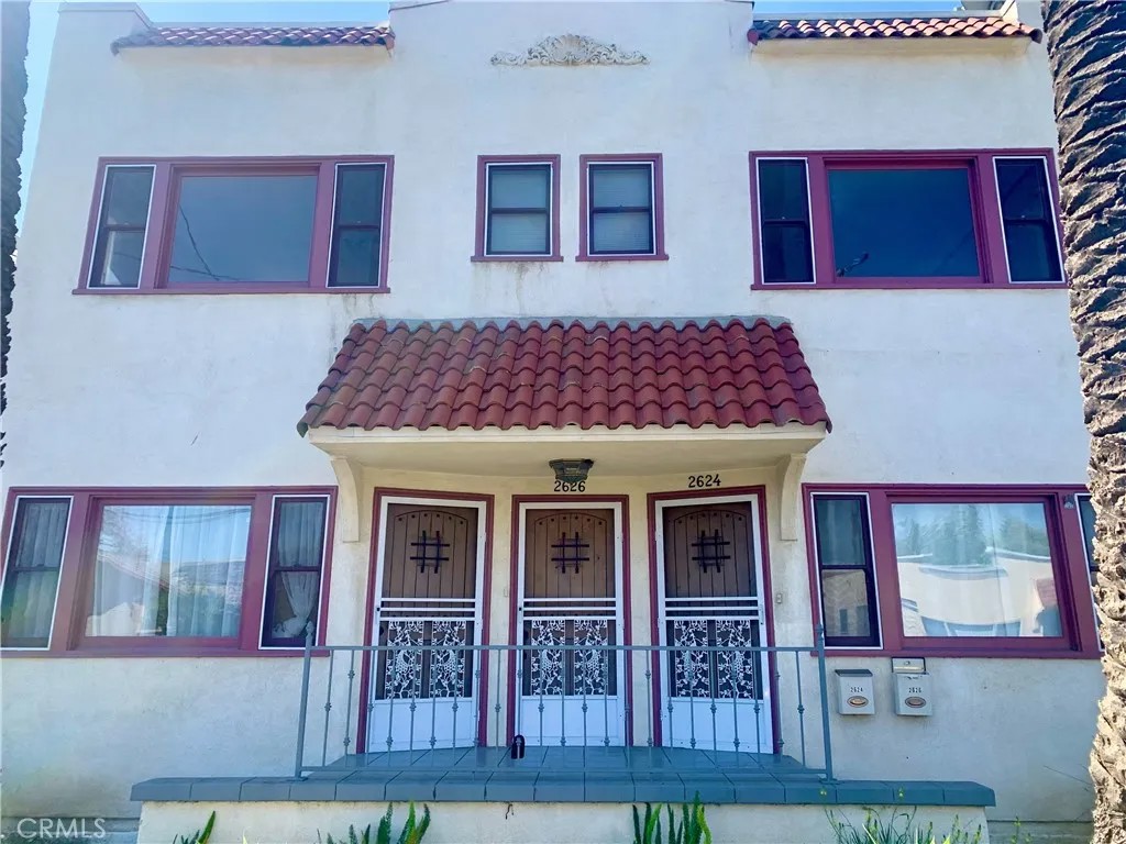 2624 E 6th