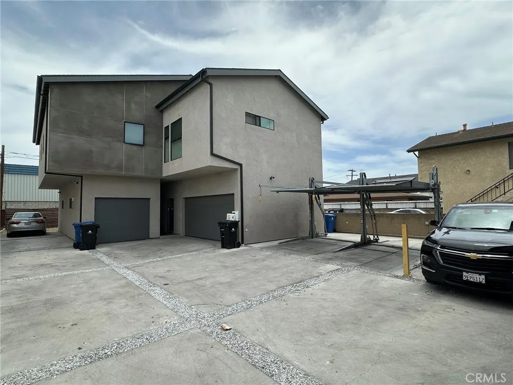25134 Frampton Avenue