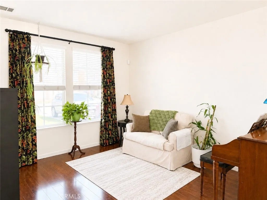 1396 Belmont