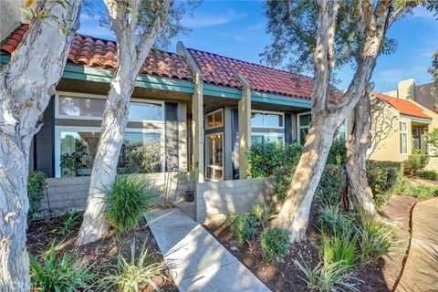 Photo of 1032 Palo Verde Ave, Long Beach, CA 90815 (MLS # PW25275059)