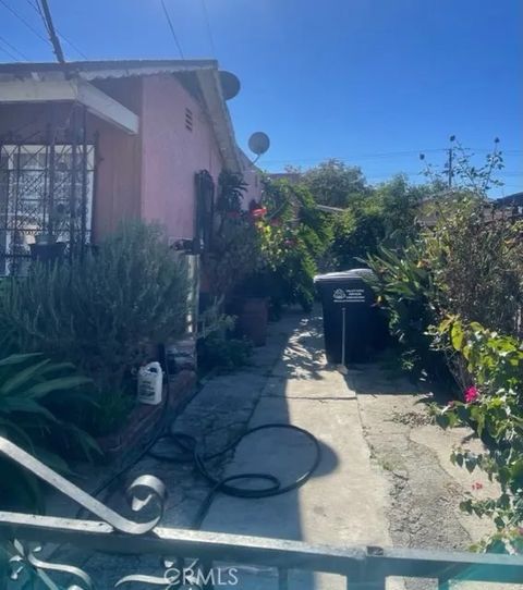 Photo of 3420 Cudahy St, Huntington Park, CA 90255 (MLS # DW26020496) Photo of 3420 Cudahy St, Huntington Park, CA 90255 (MLS # DW26020496)