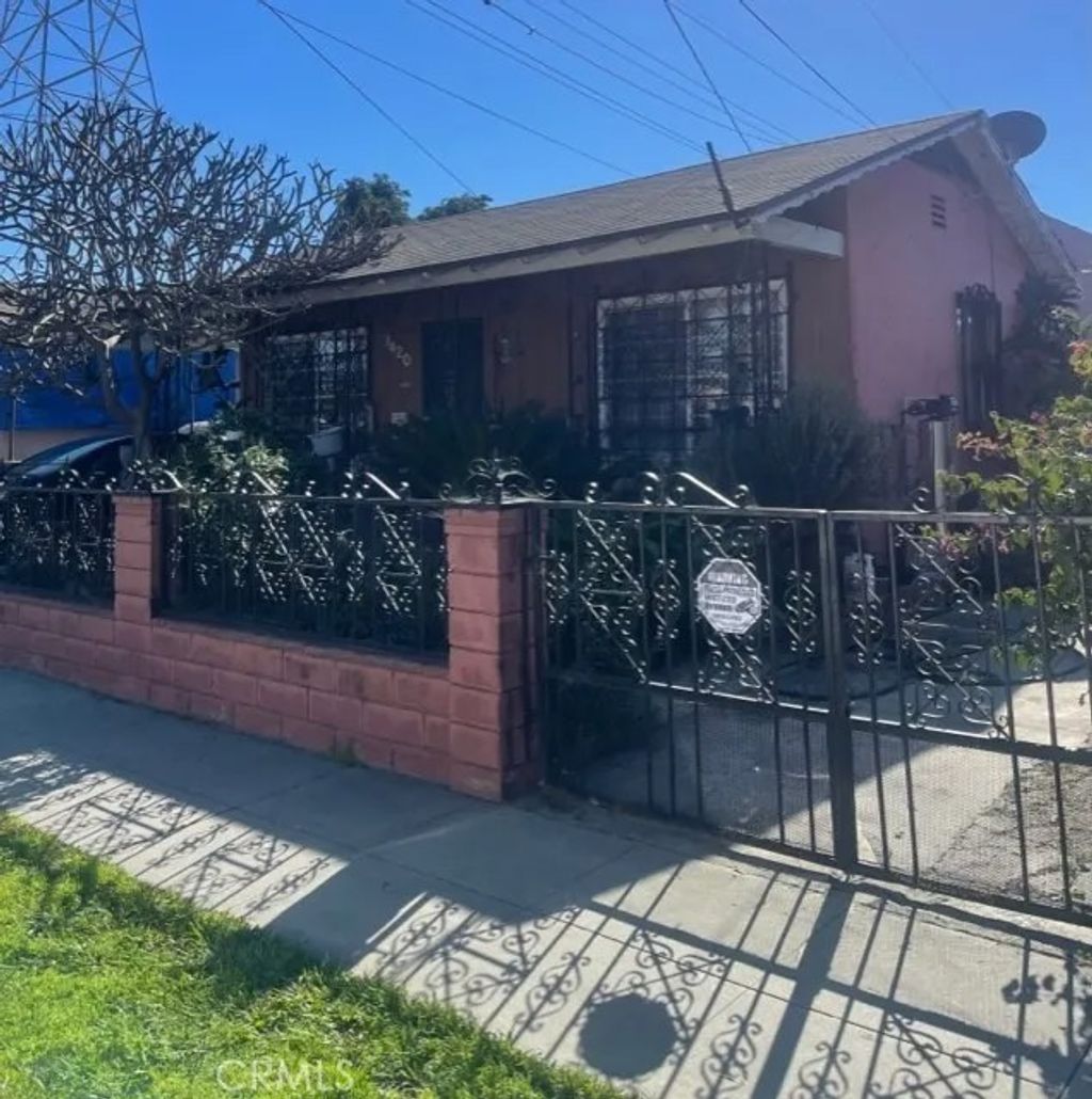 Photo of 3420 Cudahy St, Huntington Park, CA 90255 (MLS # DW26020496)