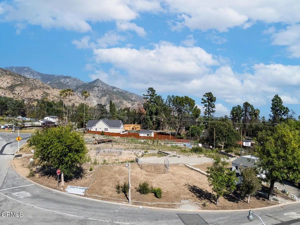 Photo of 2740 Maiden Ln, Altadena, CA 91001 (MLS # P1-26969)
