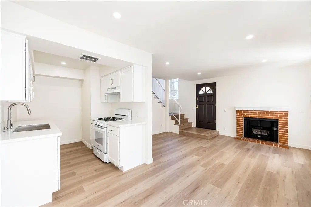 Photo of 13838 Vanowen #2A, Los Angeles, CA 91405 (MLS # BB26009790)