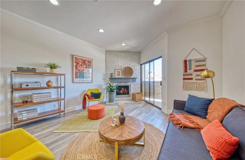 1665 Federal Avenue 302
