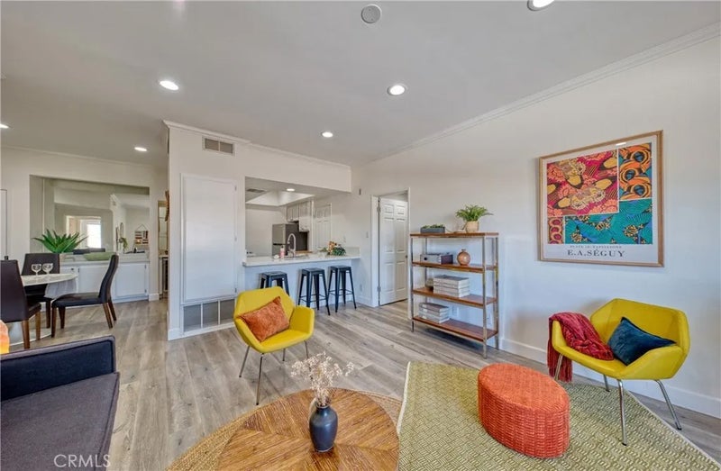 1665 Federal Avenue 302