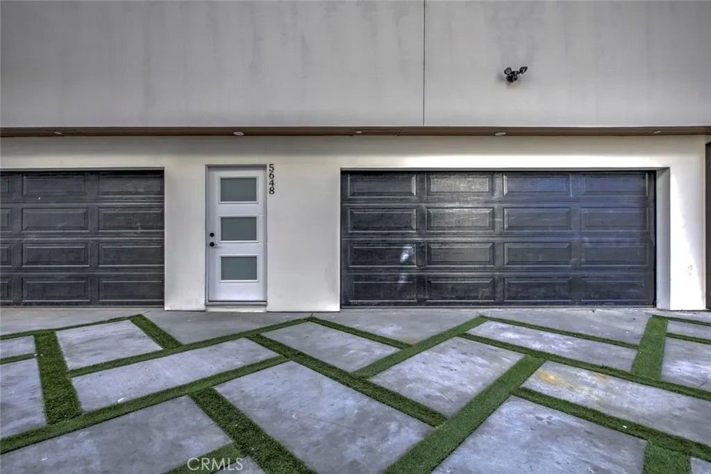 Photo of 5648 Cartwright Avenue, North Hollywood, CA 91601 (MLS # GD25279611)