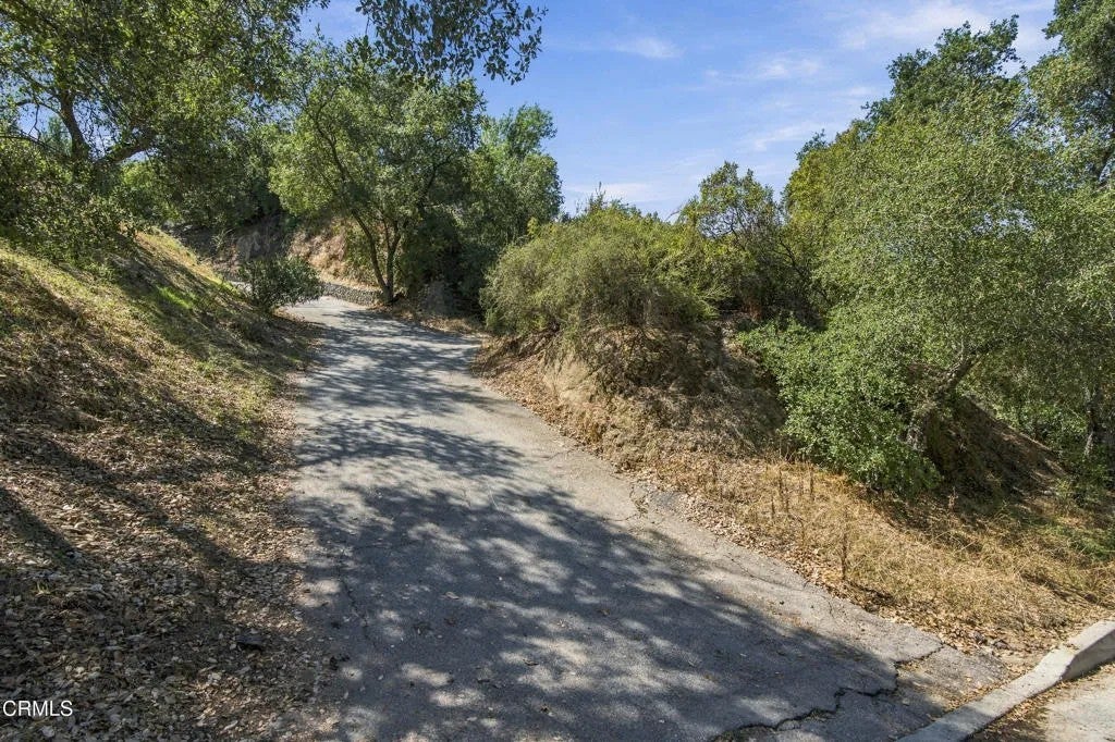 1220 Flintridge