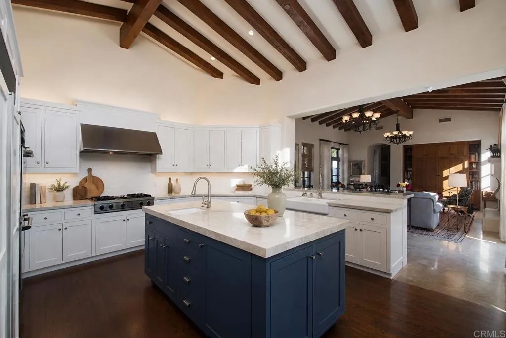 15739 El Camino Real
