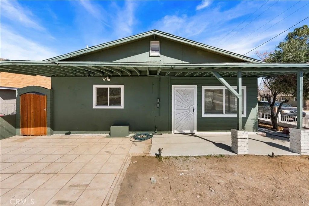 Photo of 625 E Freedrick Street, Barstow, CA 92311 (MLS # SR26050149)