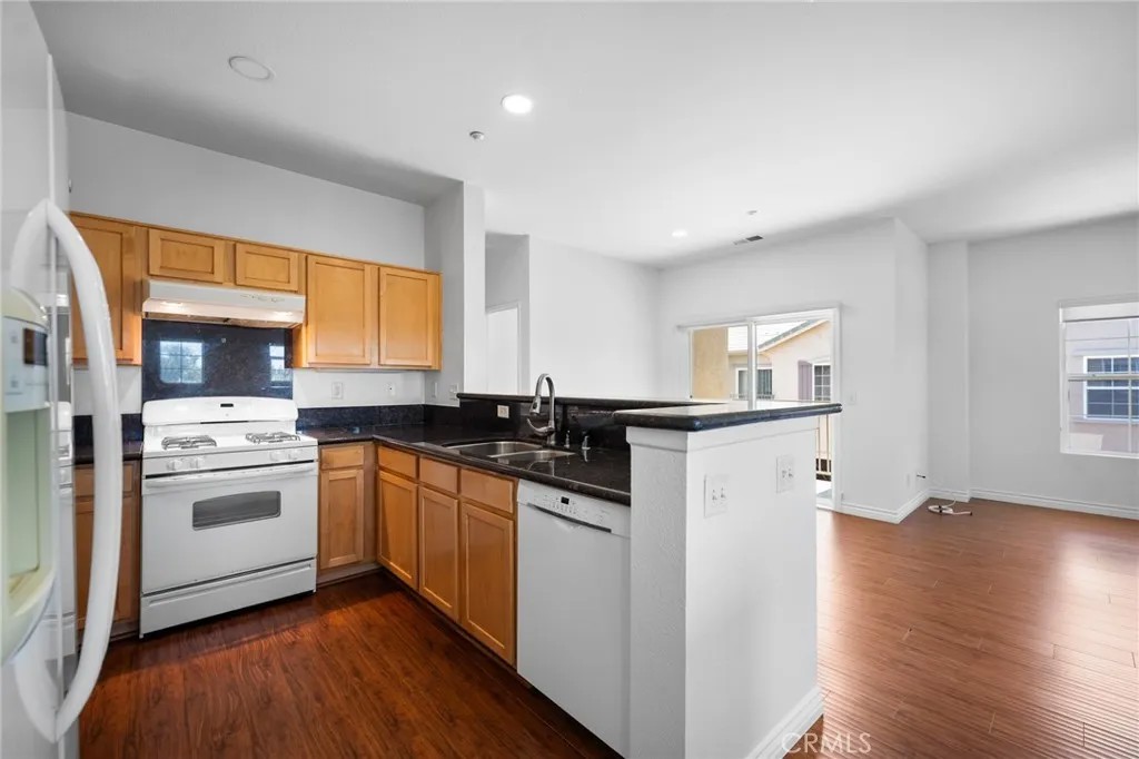 7353 Ellena West 74