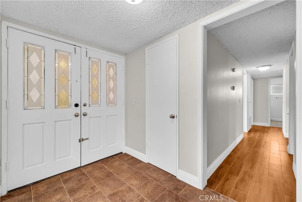 553 E Home
