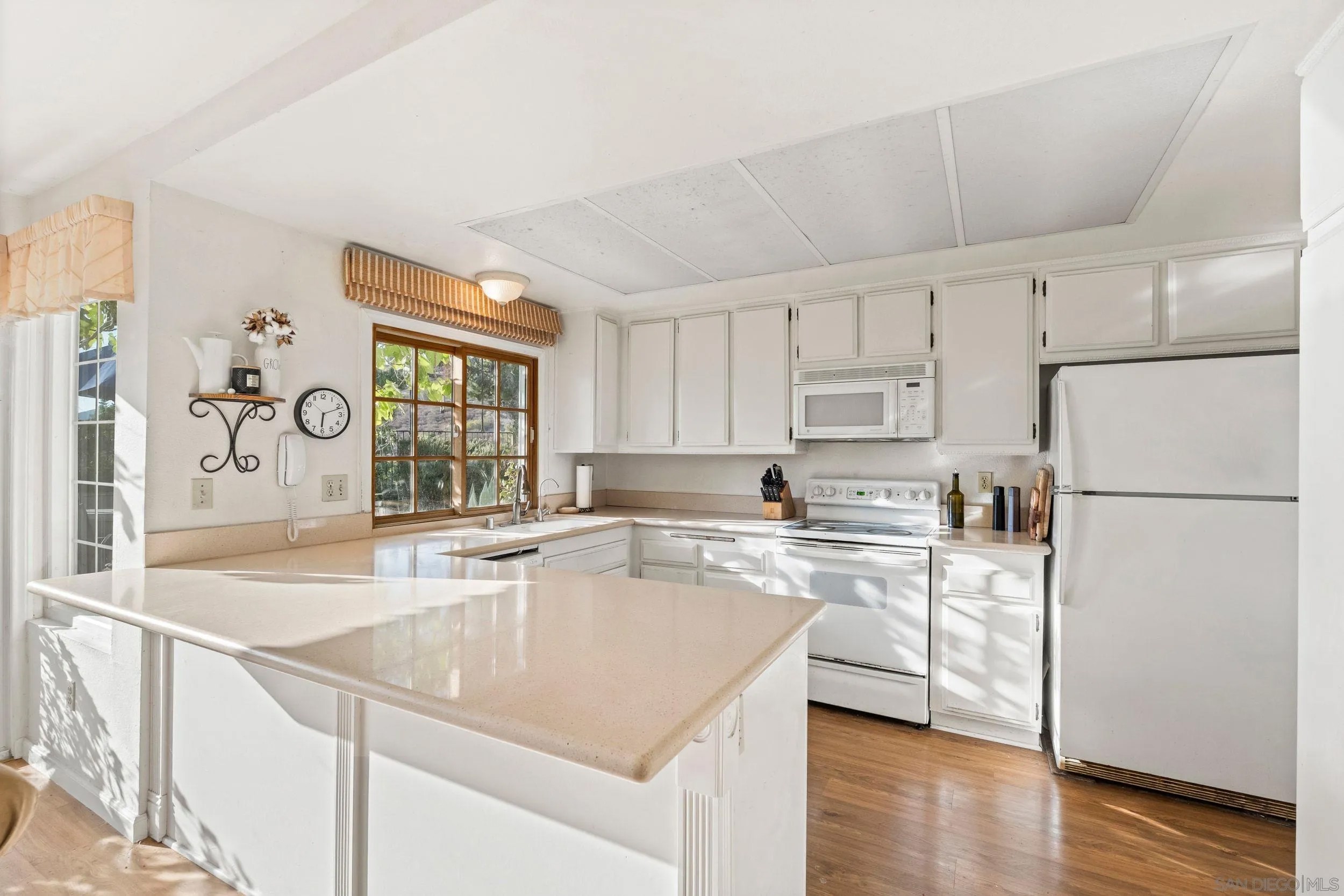 12224 Fernando Ct