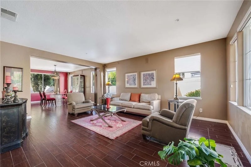 6137 Ridgemont