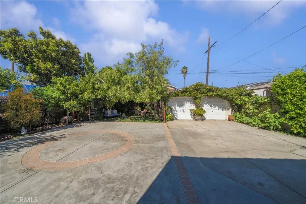 1337 W Gage