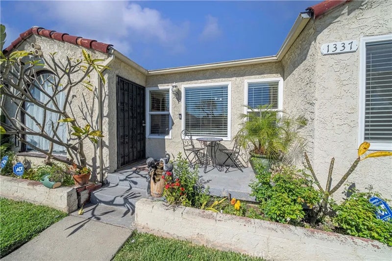 1337 W Gage