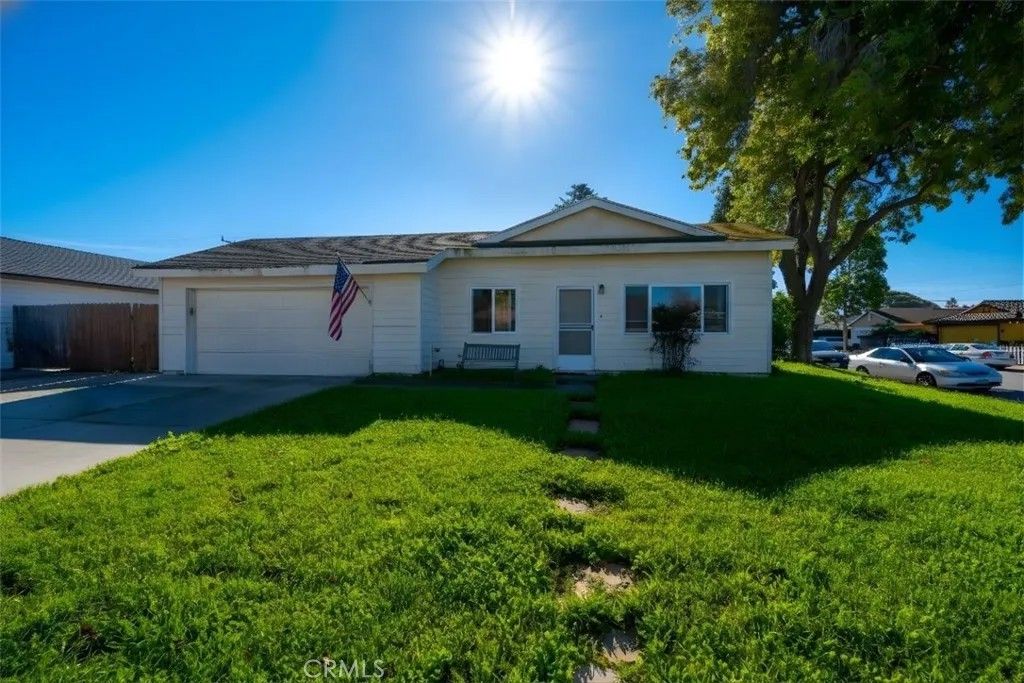 Photo of 914 W Camino Colegio, Santa Maria, CA 93458 (MLS # PI25250458)