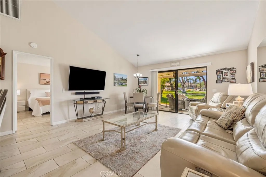 40963 Interlachen Lane
