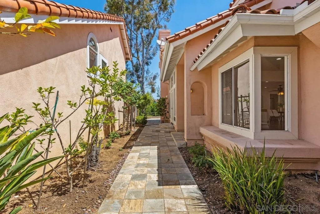 Photo of 11440 Caminito Corriente, San Diego, CA 92128 (MLS # 260016088)