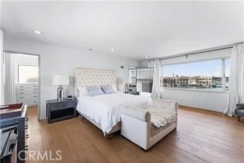 Tiny photo for 11 Harbor Island, Newport Beach, CA 92660 (MLS # OC25241597)