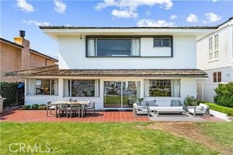 Tiny photo for 11 Harbor Island, Newport Beach, CA 92660 (MLS # OC25241597)