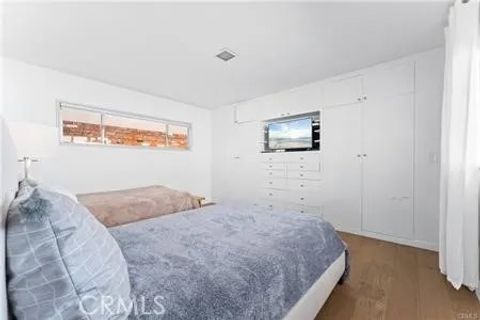 Tiny photo for 11 Harbor Island, Newport Beach, CA 92660 (MLS # OC25241597)
