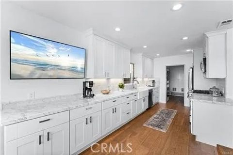 Tiny photo for 11 Harbor Island, Newport Beach, CA 92660 (MLS # OC25241597)