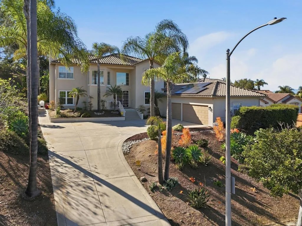 1921 Cresthaven Drive