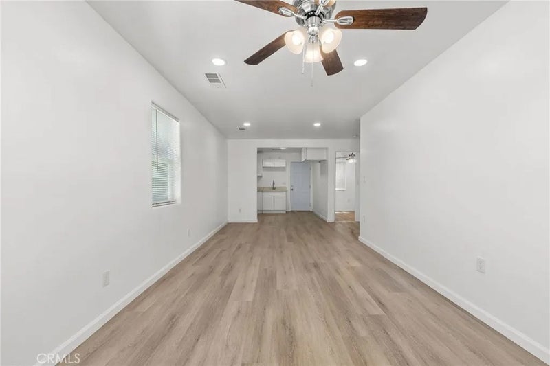 203 E Belle
