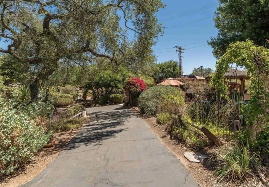 1168 Alpine Heights