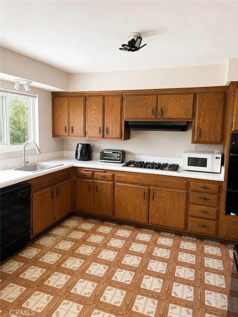 17786 Santa Anita