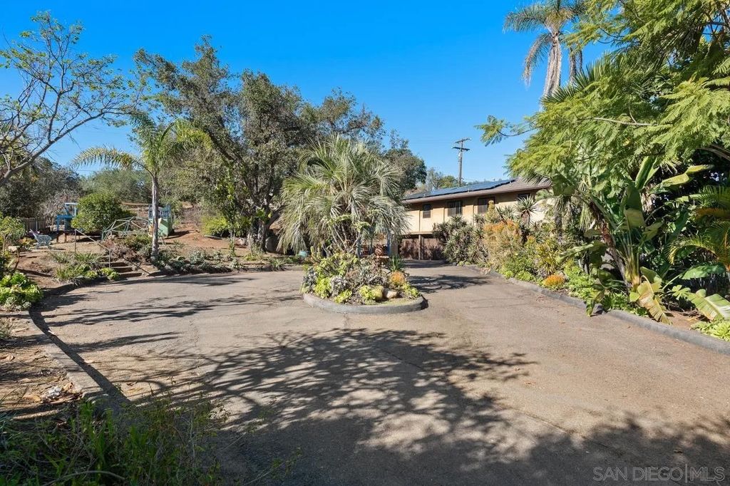 Photo of 1449 Bernita Way, El Cajon, CA 92020 (MLS # 260012407)
