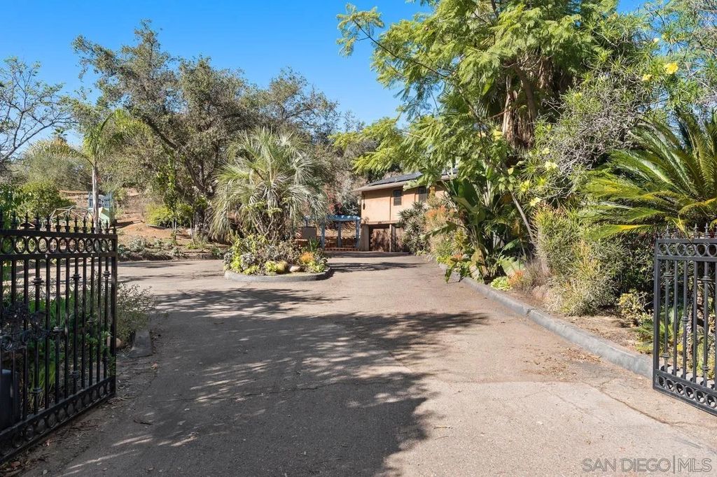 Photo of 1449 Bernita Way, El Cajon, CA 92020 (MLS # 260012407)