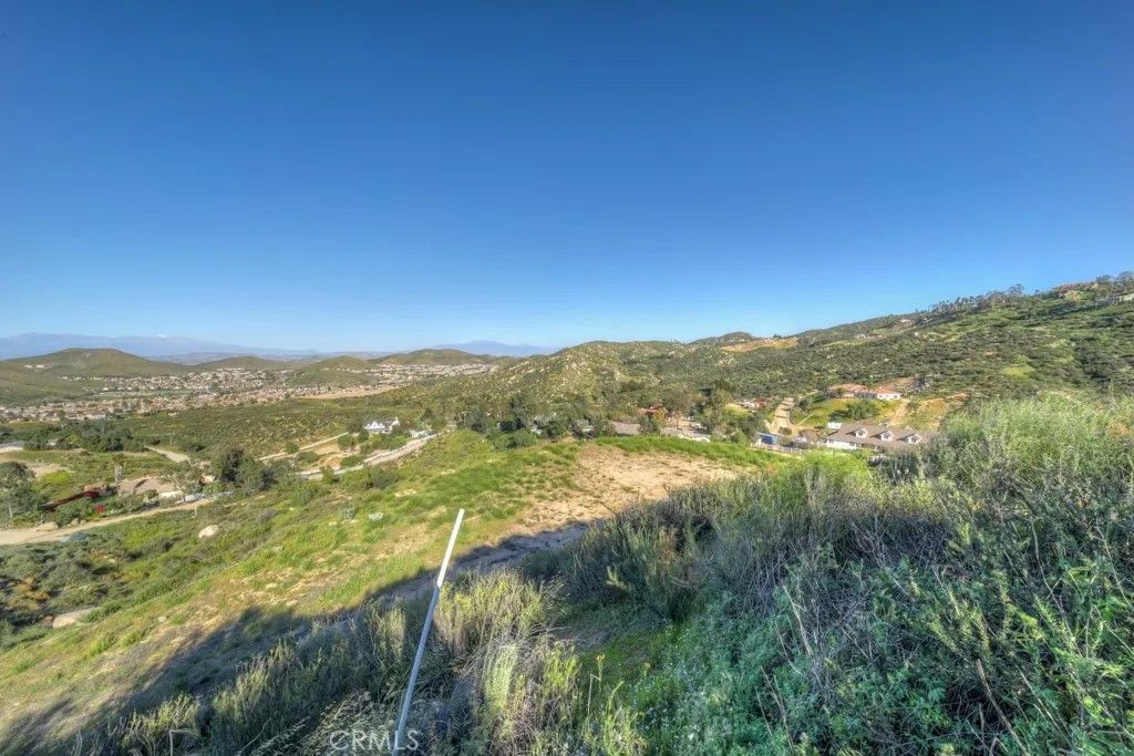 Photo of 32465 Crooked Arrow Dr, Wildomar, CA 92595 (MLS # SW26049157)