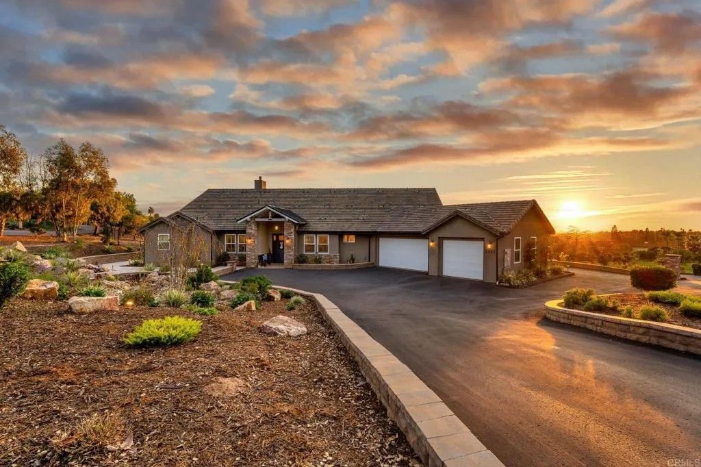 Photo of 2263 Corner Creek Lane, Fallbrook, CA 92028 (MLS # NDP2600436)