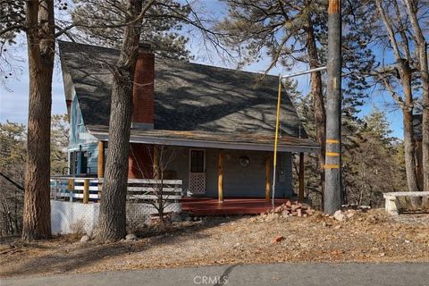 1172 Crags Lane Fawnskin CA 92333