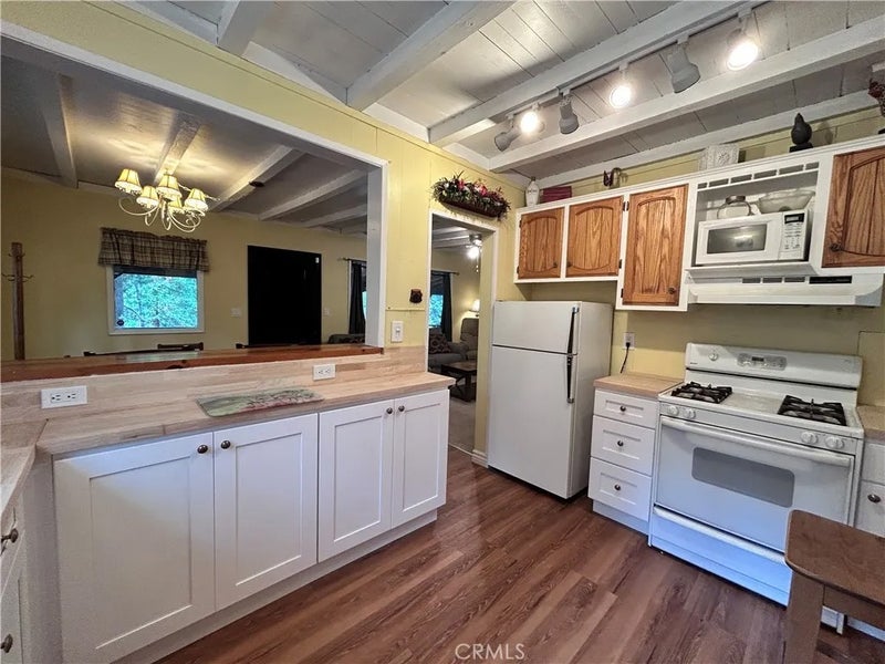 31655 Valley View